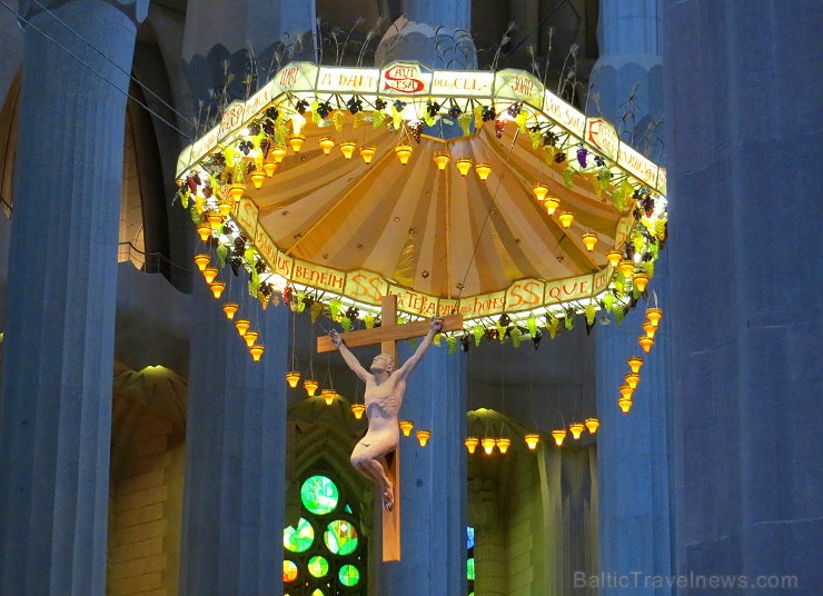 Atklāj, ko slēpj Svētās Ģimenes baznīcas (Sagrada Família) greznas vitrāžas www.sagradafamilia.cat Atklāj, ko slēpj Svētās Ģimenes baznīcas (Sagrada Família) greznas vitrāžas www.sagradafamilia.cat 145001