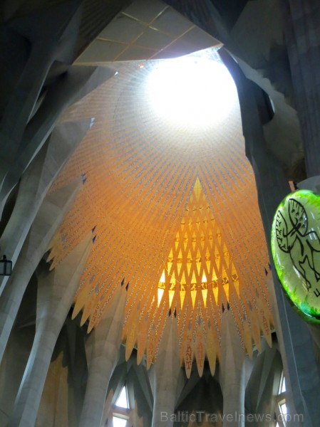 Atklāj, ko slēpj Svētās Ģimenes baznīcas (Sagrada Família) greznas vitrāžas www.sagradafamilia.cat Atklāj, ko slēpj Svētās Ģimenes baznīcas (Sagrada Família) greznas vitrāžas www.sagradafamilia.cat 145002