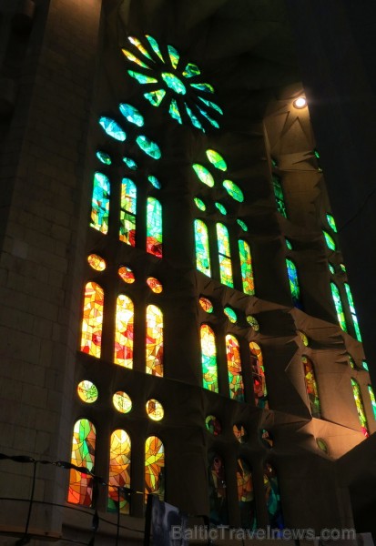 Atklāj, ko slēpj Svētās Ģimenes baznīcas (Sagrada Família) greznas vitrāžas www.sagradafamilia.cat Atklāj, ko slēpj Svētās Ģimenes baznīcas (Sagrada Família) greznas vitrāžas www.sagradafamilia.cat 145006
