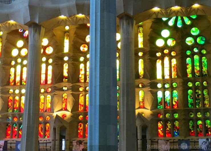 Atklāj, ko slēpj Svētās Ģimenes baznīcas (Sagrada Família) greznas vitrāžas www.sagradafamilia.cat Atklāj, ko slēpj Svētās Ģimenes baznīcas (Sagrada Família) greznas vitrāžas www.sagradafamilia.cat 145007