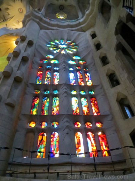 Atklāj, ko slēpj Svētās Ģimenes baznīcas (Sagrada Família) greznas vitrāžas www.sagradafamilia.cat Atklāj, ko slēpj Svētās Ģimenes baznīcas (Sagrada Família) greznas vitrāžas www.sagradafamilia.cat 145012