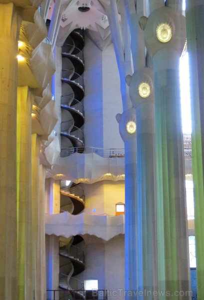 Atklāj, ko slēpj Svētās Ģimenes baznīcas (Sagrada Família) greznas vitrāžas www.sagradafamilia.cat Atklāj, ko slēpj Svētās Ģimenes baznīcas (Sagrada Família) greznas vitrāžas www.sagradafamilia.cat 145014