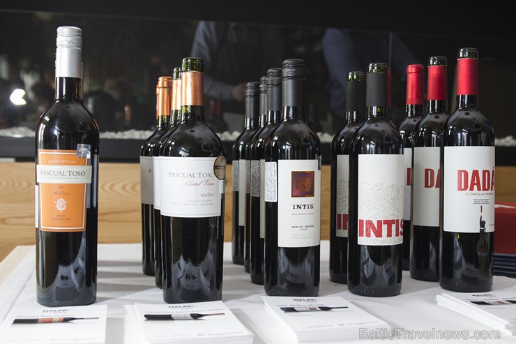 Malbec dienas pirmsākumi meklējami 1853.gadā, kad Argentīnas prezidents- Domingo Faustino Sarmiento uzaicināja franču vīnogulāju ekspertu Michel Aimé Malbec dienas pirmsākumi meklējami 1853.gadā, kad Argentīnas prezidents- Domingo Faustino Sarmiento uzaicināja franču vīnogulāju ekspertu Michel Aimé 147223