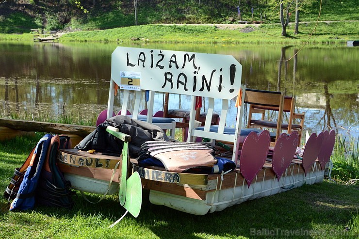 Ieskaties krāšņākā laivu karnevāla norisē 148565