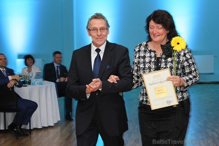Biznesa augstskola Turība 21.05.2015 pirmo reizi apbalvo septīņus Goda absolventus - www.Turiba.lv. Foto: Santa Kozlova Biznesa augstskola Turība 21.05.2015 pirmo reizi apbalvo septīņus Goda absolventus - www.Turiba.lv. Foto: Santa Kozlova 149969