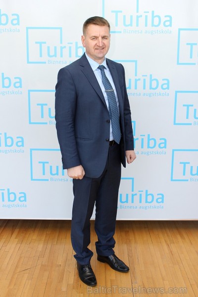 BalticTravelnews.com direktors Aivars Mackevičs, kurš 5 gadus strādāja kā pasniedzējs (2003-2008) biznesa augstskolā Turība BalticTravelnews.com direktors Aivars Mackevičs, kurš 5 gadus strādāja kā pasniedzējs (2003-2008) biznesa augstskolā Turība 149981