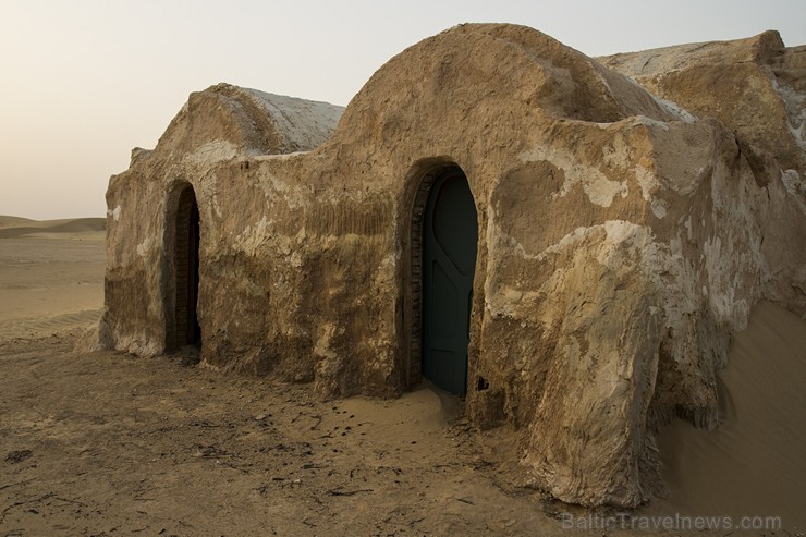 Travelnews.lv sadarbībā ar Novatours Sahāras tuksnesī apmeklē filmas «Star Wars» filmēšanas laukumu Travelnews.lv sadarbībā ar Novatours Sahāras tuksnesī apmeklē filmas «Star Wars» filmēšanas laukumu 150185