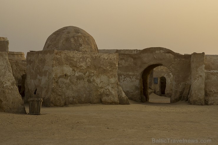 Travelnews.lv sadarbībā ar Novatours Sahāras tuksnesī apmeklē filmas «Star Wars» filmēšanas laukumu Travelnews.lv sadarbībā ar Novatours Sahāras tuksnesī apmeklē filmas «Star Wars» filmēšanas laukumu 150192