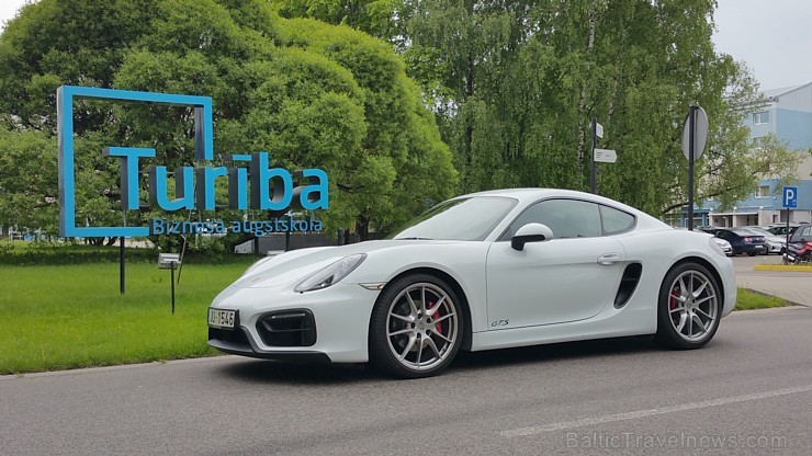 Travelnews.lv redakcija 29.05.2015 izbrauc nelielu Pierīgas maršrutu ar sportisko Porsche Cayman GTS no Porsche.lv Travelnews.lv redakcija 29.05.2015 izbrauc nelielu Pierīgas maršrutu ar sportisko Porsche Cayman GTS no Porsche.lv 150296