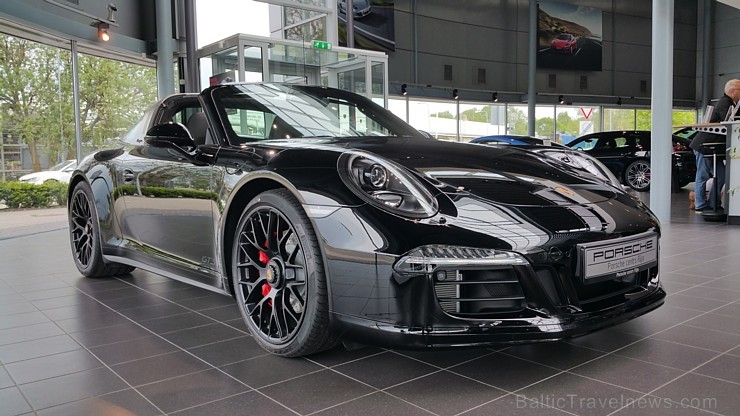 Travelnews.lv redakcija 29.05.2015 izbrauc nelielu Pierīgas maršrutu ar sportisko Porsche Cayman GTS no Porsche.lv Travelnews.lv redakcija 29.05.2015 izbrauc nelielu Pierīgas maršrutu ar sportisko Porsche Cayman GTS no Porsche.lv 150310