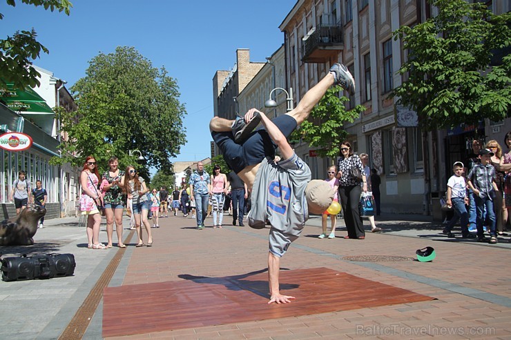 Daugavpils (www.visitdaugavpils.lv) ar vērienīgiem un saulainiem svētkiem svin 740. gadu pilsētas jubileju 151036