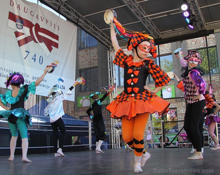 Daugavpils (www.visitdaugavpils.lv) ar vērienīgiem un saulainiem svētkiem svin 740. gadu pilsētas jubileju 151053