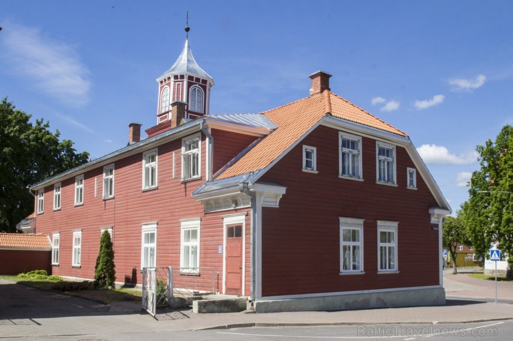 Valgas rātsnams ir viens no spilgtākajiem historicisma stila koka arhitektūras paraugiem Igaunijā Valgas rātsnams ir viens no spilgtākajiem historicisma stila koka arhitektūras paraugiem Igaunijā 151389