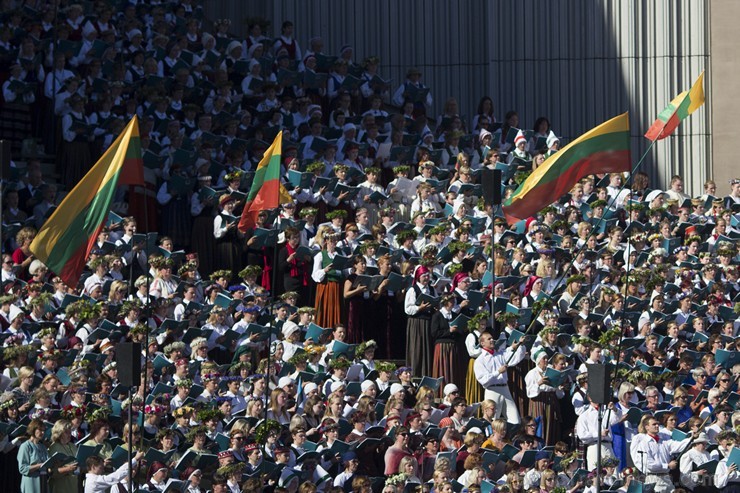 Ziemeļu un Baltijas valstu kori pieskandina Mežaparku 152816