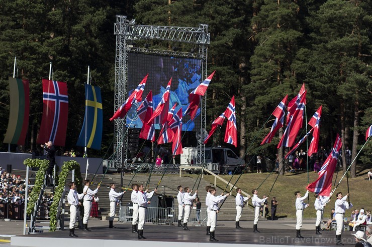 Ziemeļu un Baltijas valstu kori pieskandina Mežaparku 152820