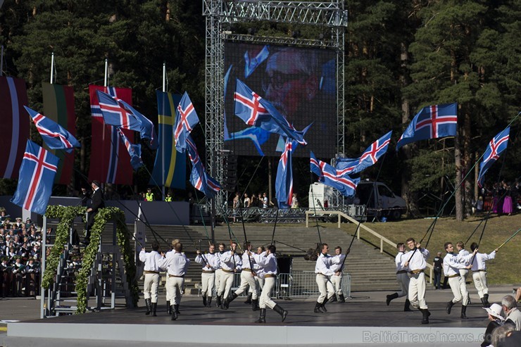 Ziemeļu un Baltijas valstu kori pieskandina Mežaparku 152826