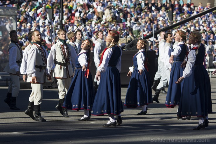 Ziemeļu un Baltijas valstu kori pieskandina Mežaparku 152839