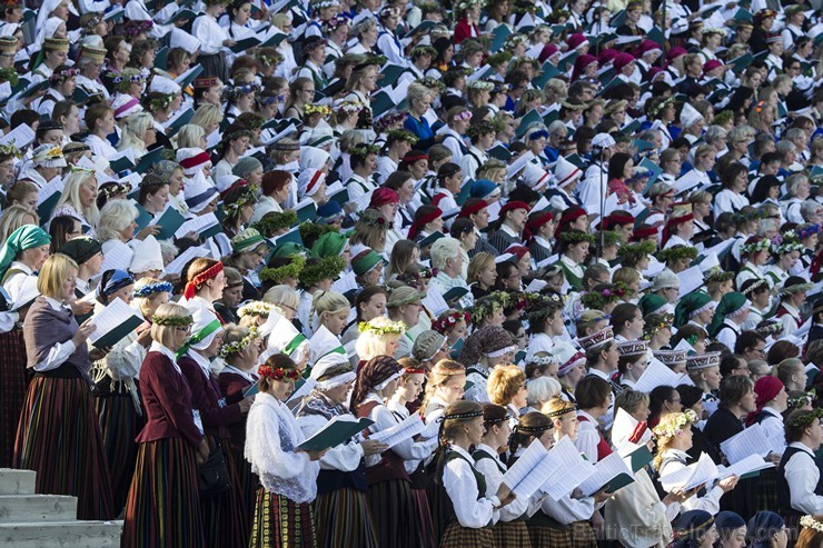 Ziemeļu un Baltijas valstu kori pieskandina Mežaparku 152840