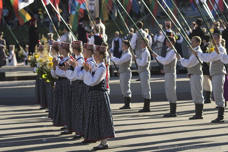 Ziemeļu un Baltijas valstu kori pieskandina Mežaparku 152850