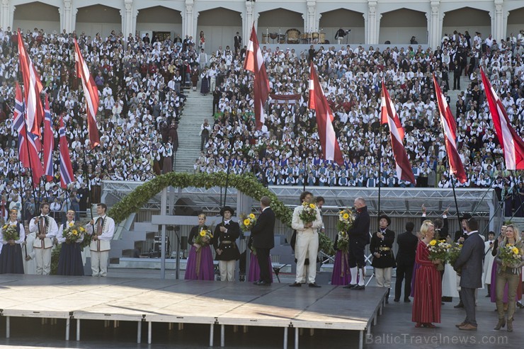 Ziemeļu un Baltijas valstu kori pieskandina Mežaparku 152855