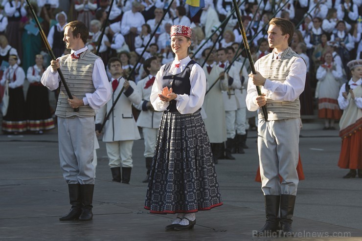Ziemeļu un Baltijas valstu kori pieskandina Mežaparku 152860