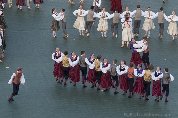 Aizvadīts tautas deju lieluzveduma «LĪDZ VARAVĪKSNEI TIKT» ģenerālmēģinājums 153561