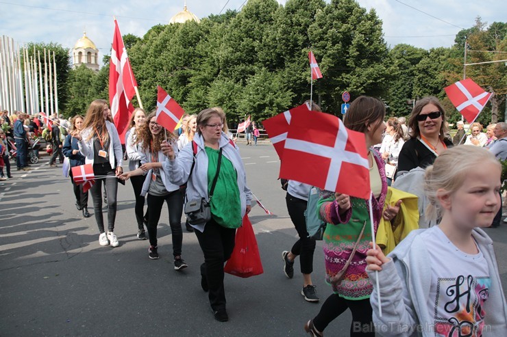 XI Latvijas skolu jaunatnes dziesmu un deju svētku gājiens - atrodi savu kolektīvu (7.daļa) 154596