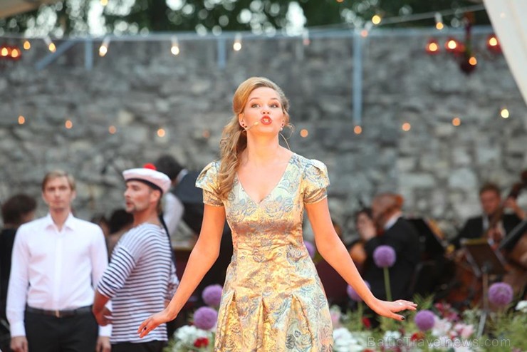 Pirmais Operetes festivāls veiksmīgi sapulcējis pilnus skatītāju solus un tas nepaliek bez atzinīgām apmeklētāju ovācijām. Pirmais Operetes festivāls veiksmīgi sapulcējis pilnus skatītāju solus un tas nepaliek bez atzinīgām apmeklētāju ovācijām. 156033