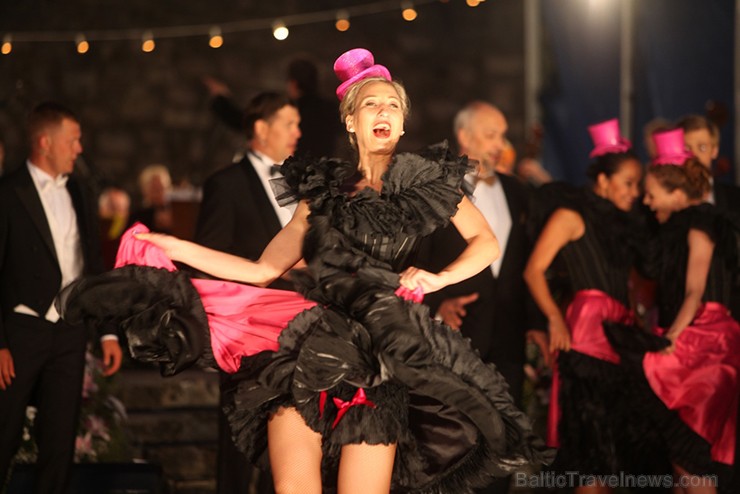 Pirmais Operetes festivāls veiksmīgi sapulcējis pilnus skatītāju solus un tas nepaliek bez atzinīgām apmeklētāju ovācijām. Pirmais Operetes festivāls veiksmīgi sapulcējis pilnus skatītāju solus un tas nepaliek bez atzinīgām apmeklētāju ovācijām. 156073