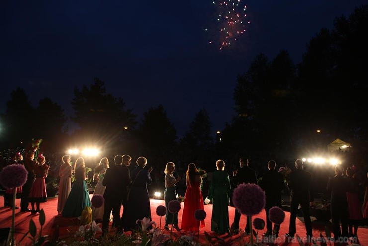 Pirmais Operetes festivāls veiksmīgi sapulcējis pilnus skatītāju solus un tas nepaliek bez atzinīgām apmeklētāju ovācijām. Pirmais Operetes festivāls veiksmīgi sapulcējis pilnus skatītāju solus un tas nepaliek bez atzinīgām apmeklētāju ovācijām. 156080