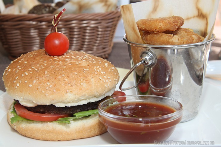 Travelnews.lv redakcija iepzīst Jūrmalas jauno viesnīcu «Kurshi Hotel & Spa» 157297