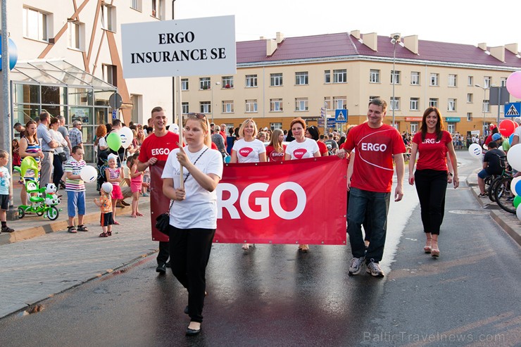 Ar krāšņu svētku gājienu sākas Valmieras svētki 157597