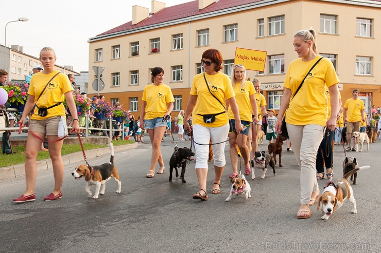 Ar krāšņu svētku gājienu sākas Valmieras svētki 157636