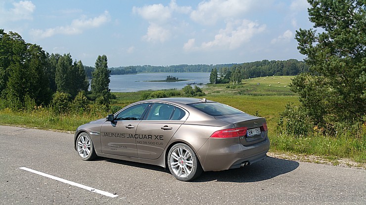Travelnews.lv redakcija ceļo ar jauno Jaguar XE uz Vidzemi un Latgali, lai izbaudītu britu automobiļa šarmu Latvijas ceļos Travelnews.lv redakcija ceļo ar jauno Jaguar XE uz Vidzemi un Latgali, lai izbaudītu britu automobiļa šarmu Latvijas ceļos 158475