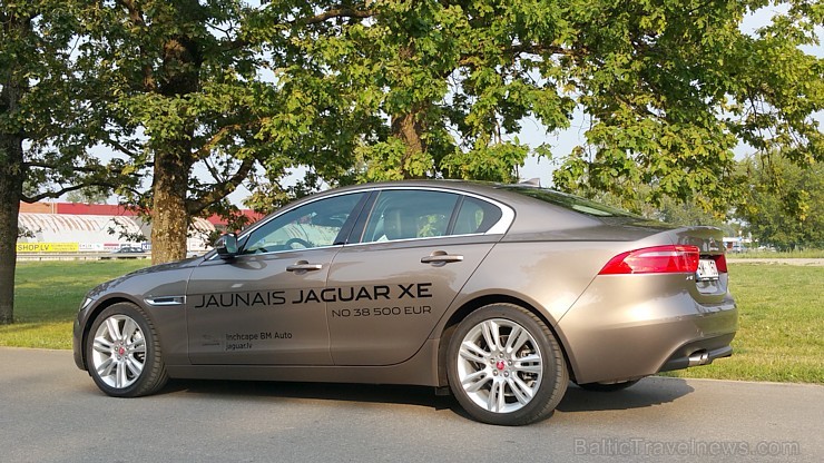 Travelnews.lv redakcija ceļo ar jauno Jaguar XE uz Vidzemi un Latgali, lai izbaudītu britu automobiļa šarmu Latvijas ceļos Travelnews.lv redakcija ceļo ar jauno Jaguar XE uz Vidzemi un Latgali, lai izbaudītu britu automobiļa šarmu Latvijas ceļos 158479