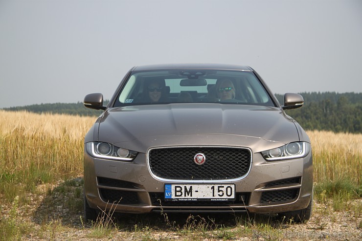 Travelnews.lv redakcija ceļo ar jauno Jaguar XE uz Vidzemi un Latgali, lai izbaudītu britu automobiļa šarmu Latvijas ceļos Travelnews.lv redakcija ceļo ar jauno Jaguar XE uz Vidzemi un Latgali, lai izbaudītu britu automobiļa šarmu Latvijas ceļos 158525