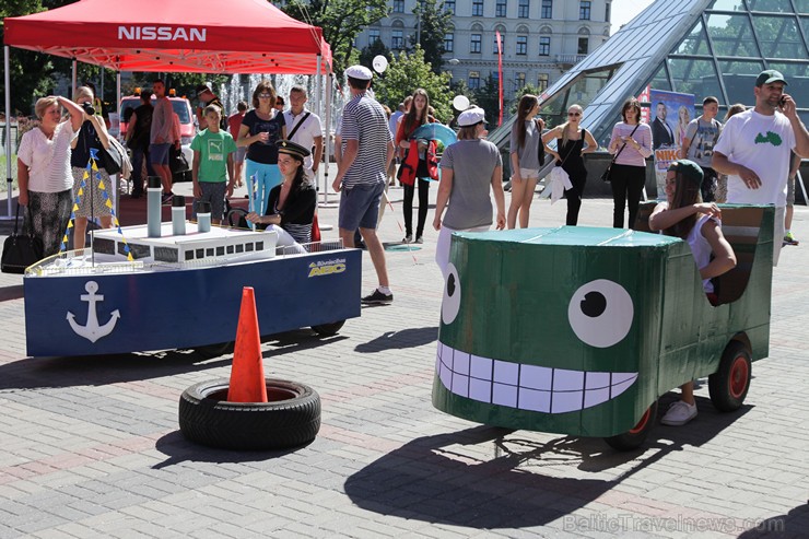 Rīgas svētku laikā notika jau par tradīciju kļuvušais pašdarināto braucamrīku festivāls “Nissan Norde Cartoon rallijs 2015” Rīgas svētku laikā notika jau par tradīciju kļuvušais pašdarināto braucamrīku festivāls “Nissan Norde Cartoon rallijs 2015” 158615