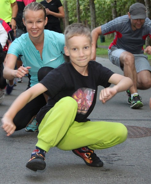 «Nike Riga Run» treniņi pulcē Mežaparkā simtiem sportisku ļaužu, jo 13.09.2015 (svētdien) entuziasti un profesionāļi sacentīsies lielākajā rudens sta «Nike Riga Run» treniņi pulcē Mežaparkā simtiem sportisku ļaužu, jo 13.09.2015 (svētdien) entuziasti un profesionāļi sacentīsies lielākajā rudens sta 159855