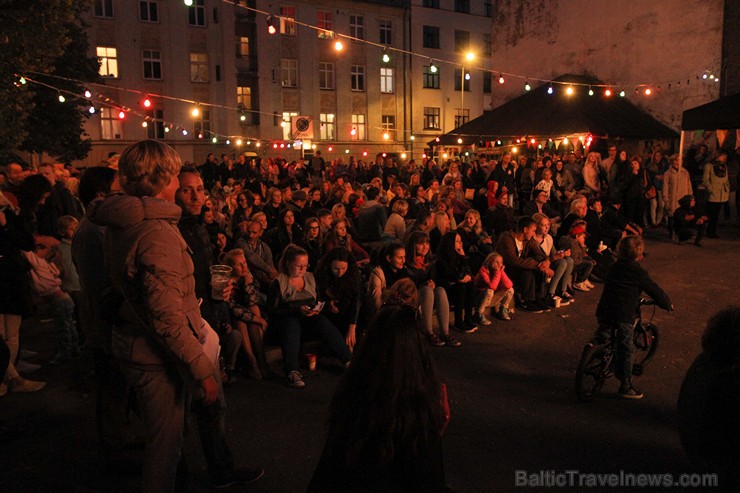 Hospitāļu ielas kaimiņu svētki 2015 izklaidē un saliedē apkārtnes iedzīvotājus 161054