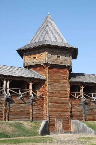 2008. gadā rekonstruētais Baturinas cietoksnis (18. gadsimta sākums). Vairāk informācijas - www.baturin-capital.gov.ua 2008. gadā rekonstruētais Baturinas cietoksnis (18. gadsimta sākums). Vairāk informācijas - www.baturin-capital.gov.ua 161399