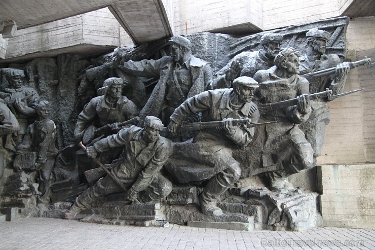 Travelnews.lv apskata padomju laika mantojuma monumentu «Dzimtene māte» Kijevā, kas ir 102 metrus augsts. Vairāk informācijas - www.kyivcity.travel Travelnews.lv apskata padomju laika mantojuma monumentu «Dzimtene māte» Kijevā, kas ir 102 metrus augsts. Vairāk informācijas - www.kyivcity.travel 162495