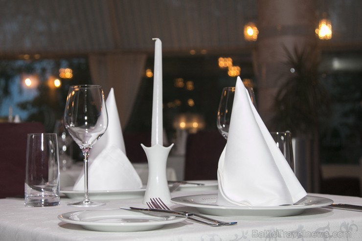 Saulainās nakts laikā Baltic Beach Hotel viesus iepazīstināja ar saviem piedāvājumiem, produktiem un pakalpojumiem Saulainās nakts laikā Baltic Beach Hotel viesus iepazīstināja ar saviem piedāvājumiem, produktiem un pakalpojumiem 163235
