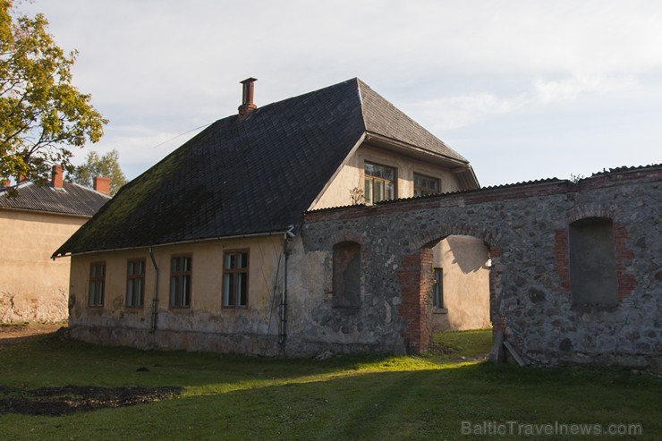 Katvaru muiža un tās apbūve ir valsts nozīmes arhitektūras piemineklis 163306