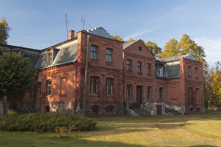 Katvaru muiža un tās apbūve ir valsts nozīmes arhitektūras piemineklis 163307