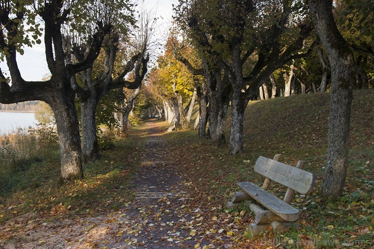 Katvaru muiža un tās apbūve ir valsts nozīmes arhitektūras piemineklis 163321