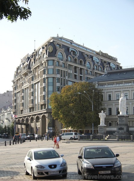 Kijeva piedāvā bagātīgu vēsturiskās un modernās arhitektūras mozaīku. Vairāk informācijas - www.kyivcity.travel Kijeva piedāvā bagātīgu vēsturiskās un modernās arhitektūras mozaīku. Vairāk informācijas - www.kyivcity.travel 163473