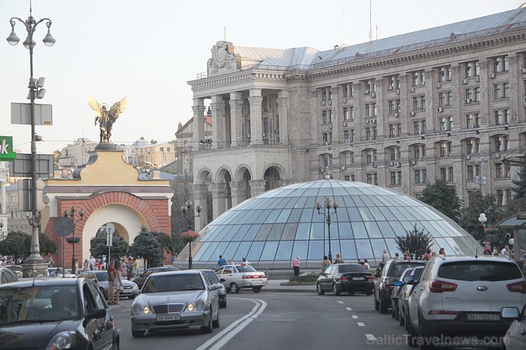 Kijeva piedāvā bagātīgu vēsturiskās un modernās arhitektūras mozaīku. Vairāk informācijas - www.kyivcity.travel Kijeva piedāvā bagātīgu vēsturiskās un modernās arhitektūras mozaīku. Vairāk informācijas - www.kyivcity.travel 163486