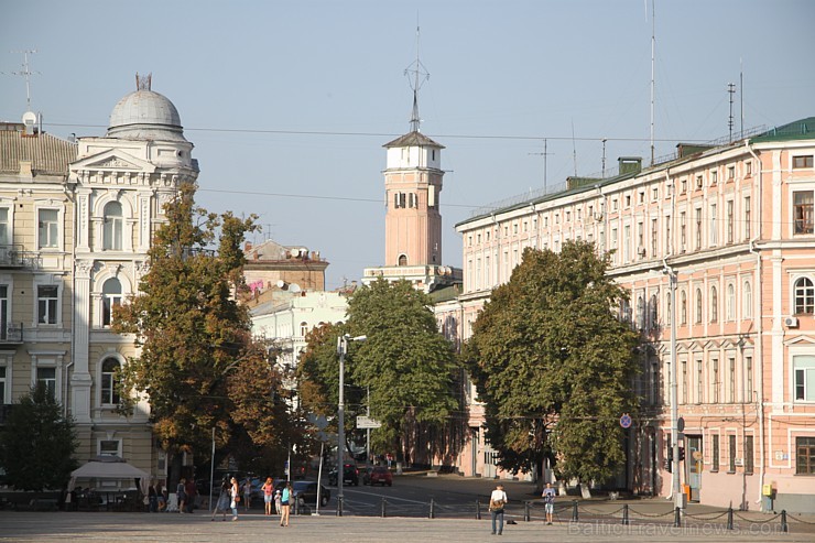 Kijeva piedāvā bagātīgu vēsturiskās un modernās arhitektūras mozaīku. Vairāk informācijas - www.kyivcity.travel Kijeva piedāvā bagātīgu vēsturiskās un modernās arhitektūras mozaīku. Vairāk informācijas - www.kyivcity.travel 163489