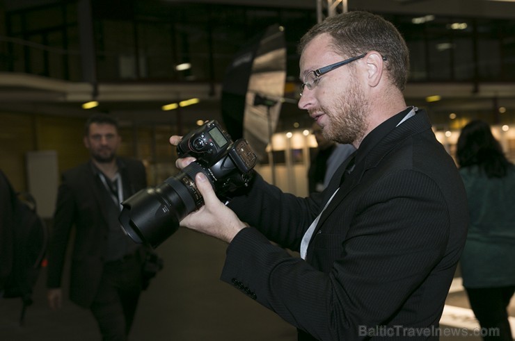 Travelnews.lv ielūkojas Baltijā nozīmīgākajā foto un video tehnikas izstādē «Riga Photo Show 2015» Travelnews.lv ielūkojas Baltijā nozīmīgākajā foto un video tehnikas izstādē «Riga Photo Show 2015» 163657