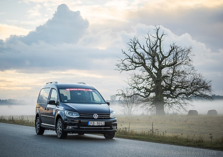 «Latvijas Gada auto 2016» žūrija nobrauc vairāk nekā 10 000 km 165110
